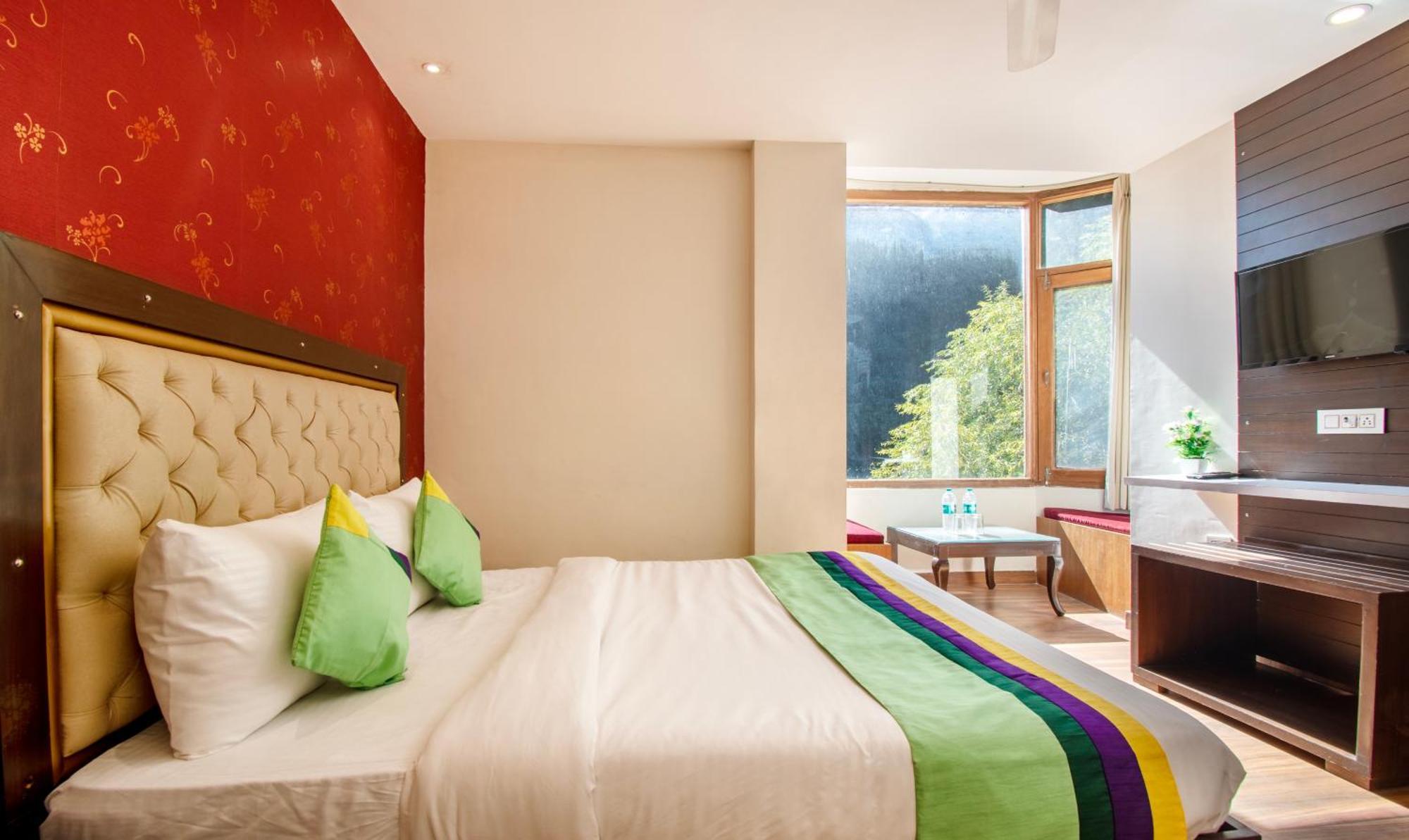 Hotel Ambika Residency, Near Hidimba Devi Temple Manāli Exterior foto